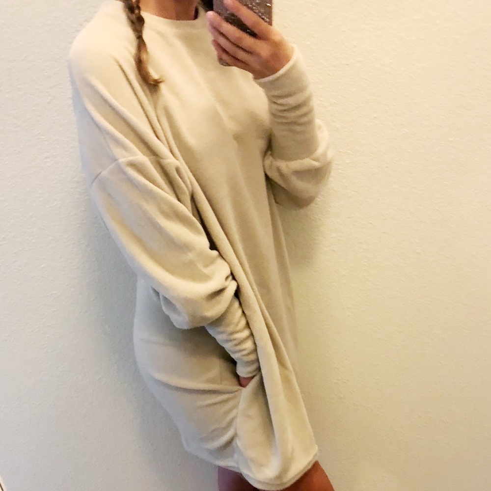 Short plush dress - Picture 4 of 5
